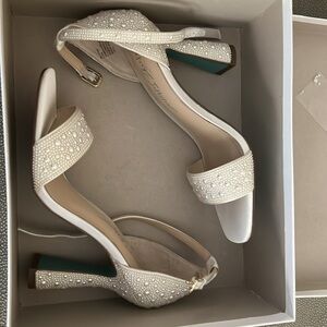 NWOT Betsey Johnson Dani Sandal Off White Pearl